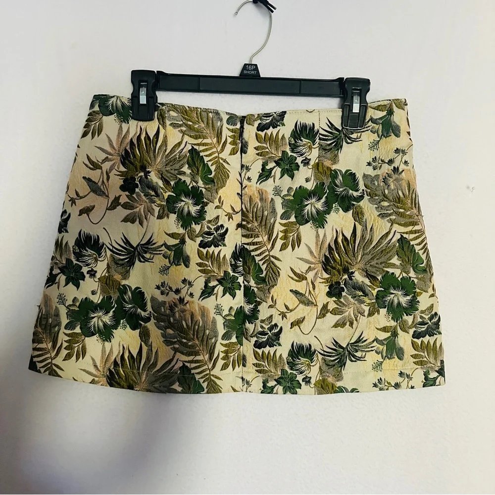 Urban Outfitters Floral Embroidered Textured‎ Pelmet Mini Skirt Medium Green